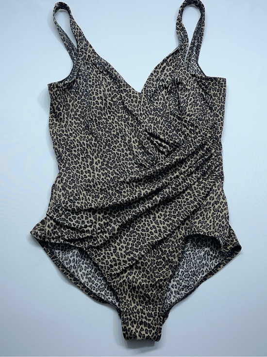 Miraclesuit Other - Miraclesuit Leopard Print One Piece Swimsuit Womens Size 16 Tummy Control